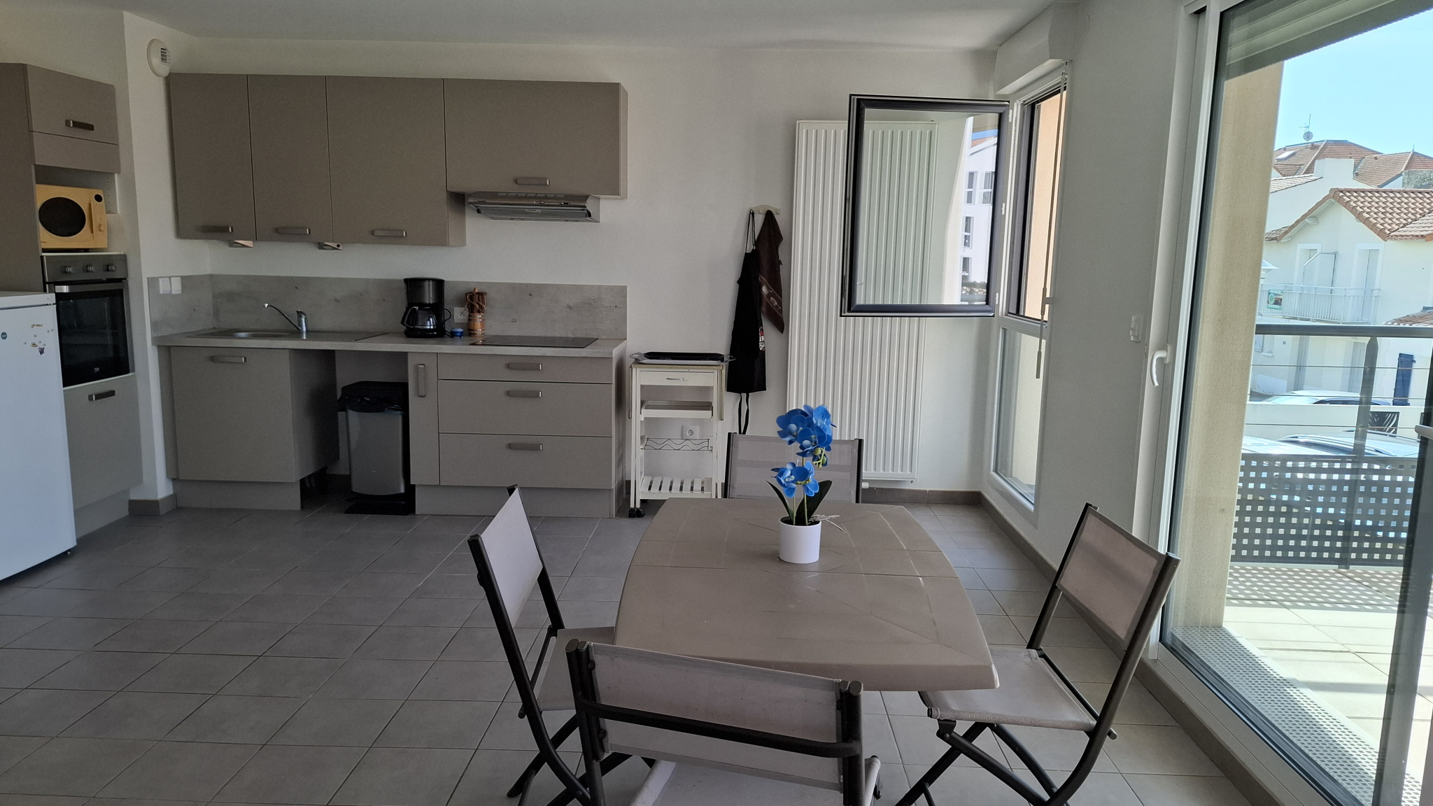 APPARTEMENT - CENTRE BOURG - 3 CHAMBRES DONT UNE PARENTALE - RESIDENCE RECENTE