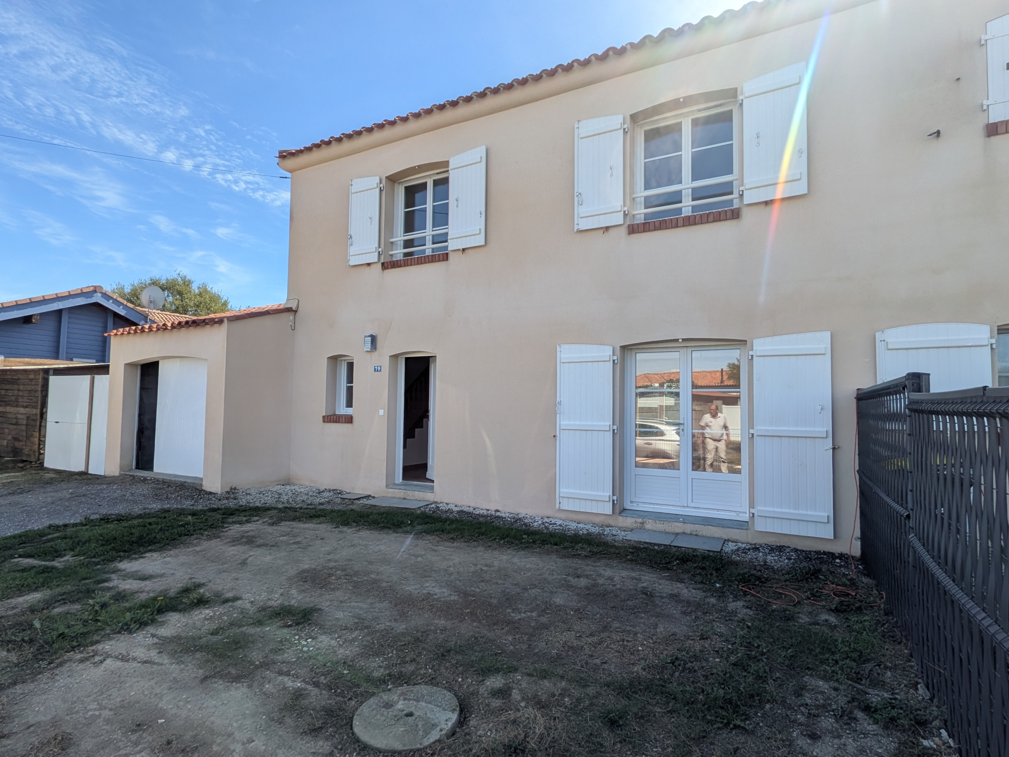 MAISON A ETAGE DE 2002 - 3 CHAMBRES - 1KM 400 DE LA TARA -