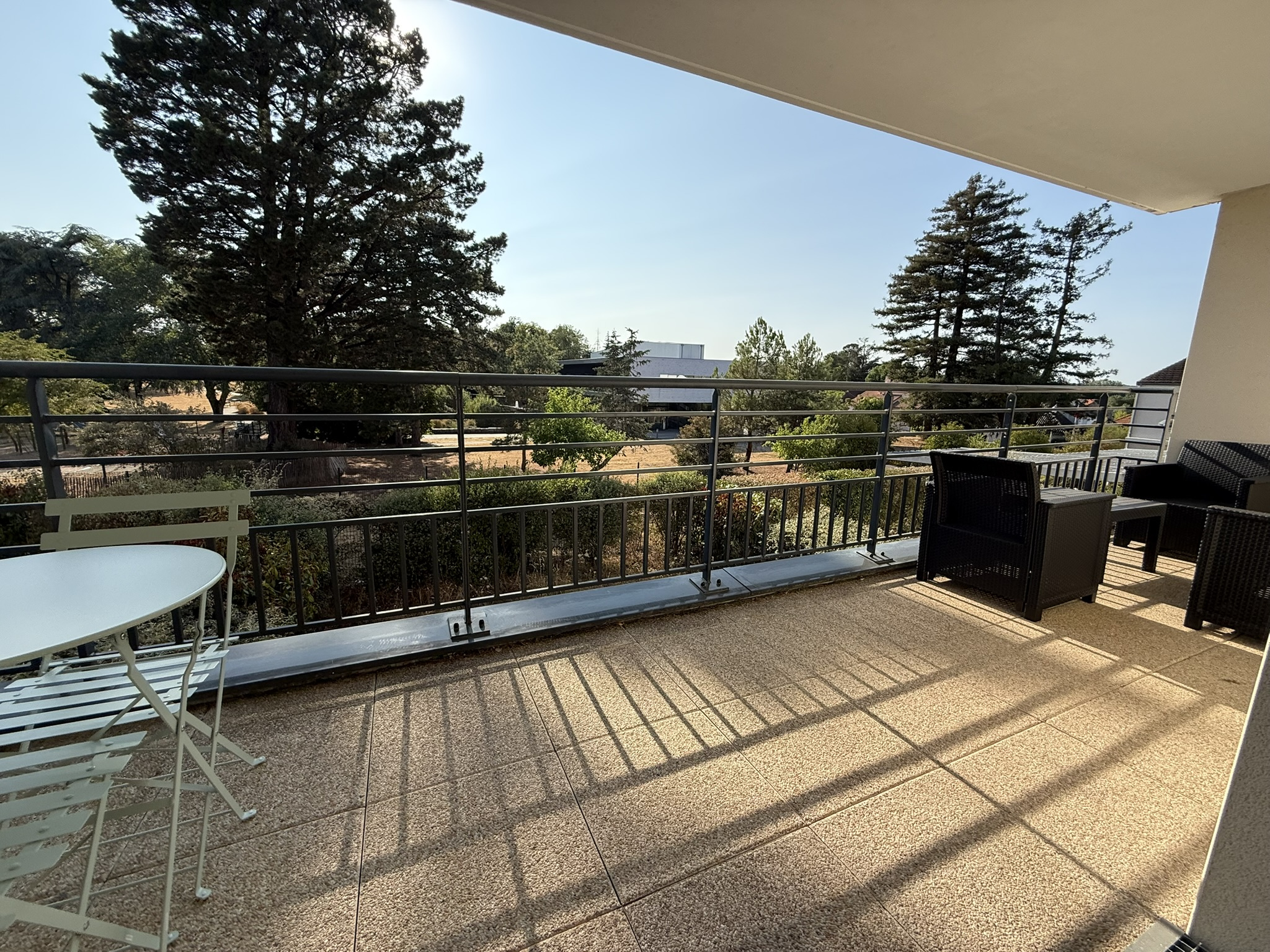 Bel appartement 25m2, Terrasse 11,24m2, 1 parking (en sous-sol)