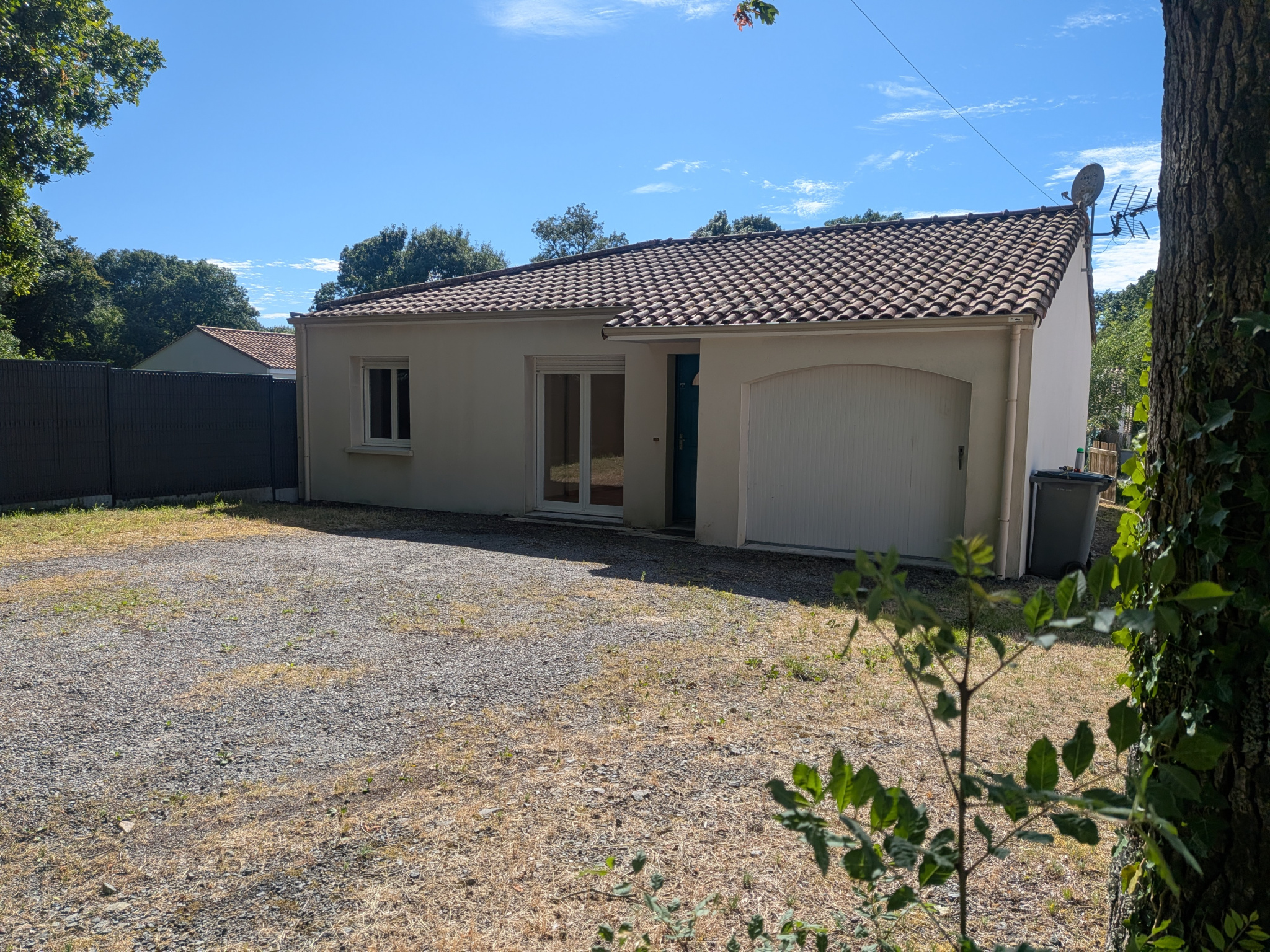 Maison 3 pi�ces 65m2 - 2ch. - Ext�rieur + Garage