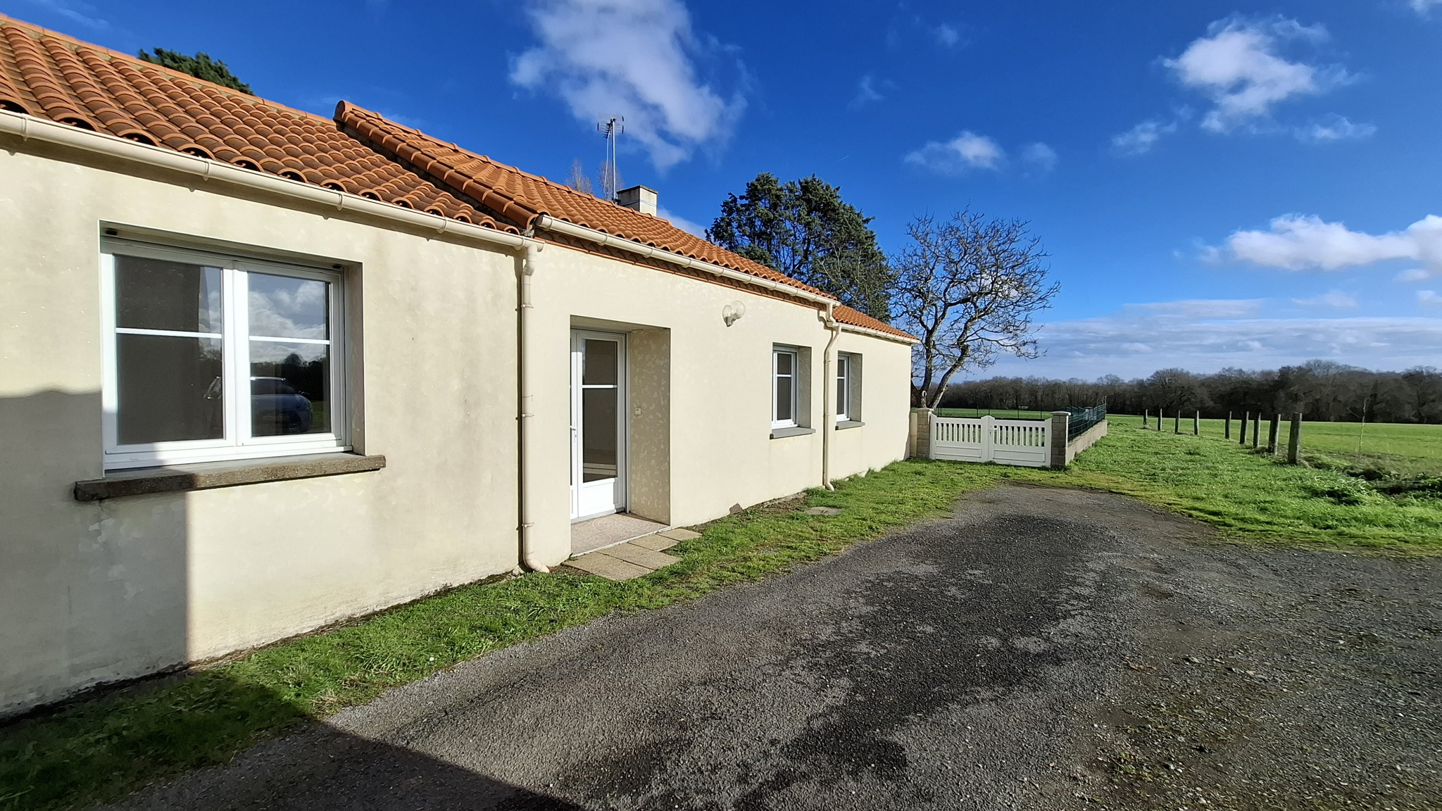 MAISON 3 CHAMBRES - AU CALME ET EN VILLAGE